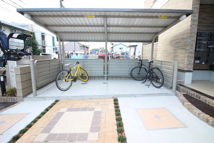 アニメート泉の物件外観写真