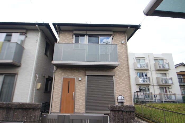 岩倉市昭和町貸家　東棟の物件外観写真