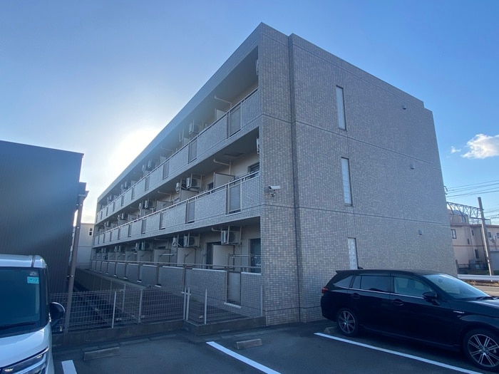 コモンガル小垣江の物件外観写真