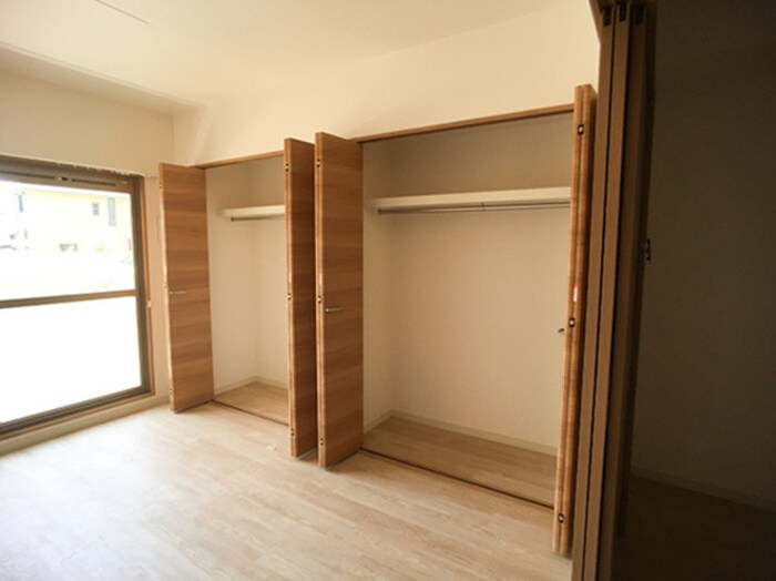 ウィステリア東春田の物件内観写真