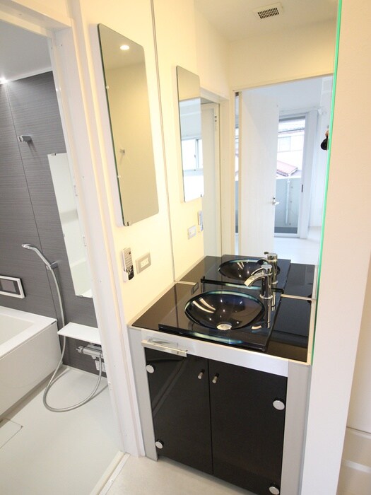 SPACE CUBE HONJINの物件内観写真