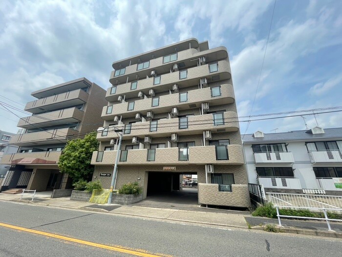 フェリークジュールの物件外観写真