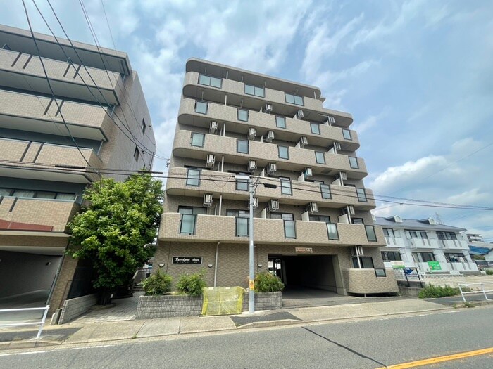 フェリークジュールの物件外観写真