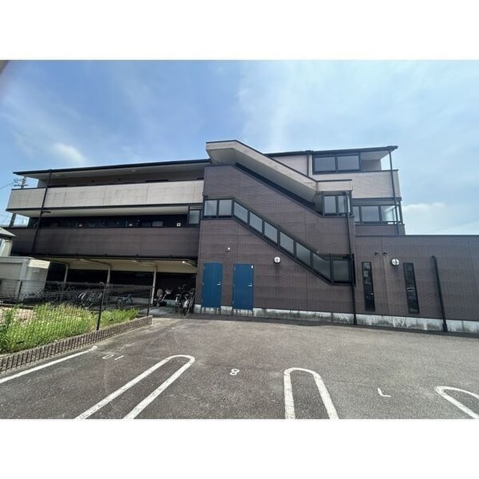 ドゥースファミーユの物件外観写真