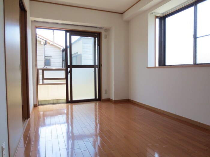 ファミーユ戸田の物件内観写真