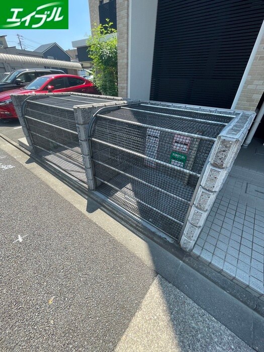 オランジュリー御器所の物件外観写真