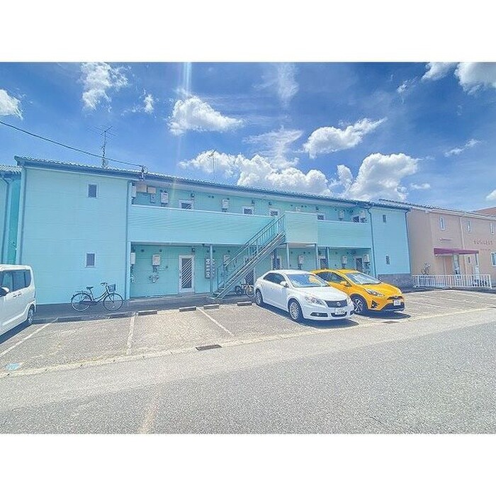 エブリワン西棟の物件外観写真