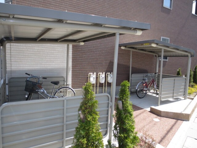 フォ－リ－フの物件外観写真