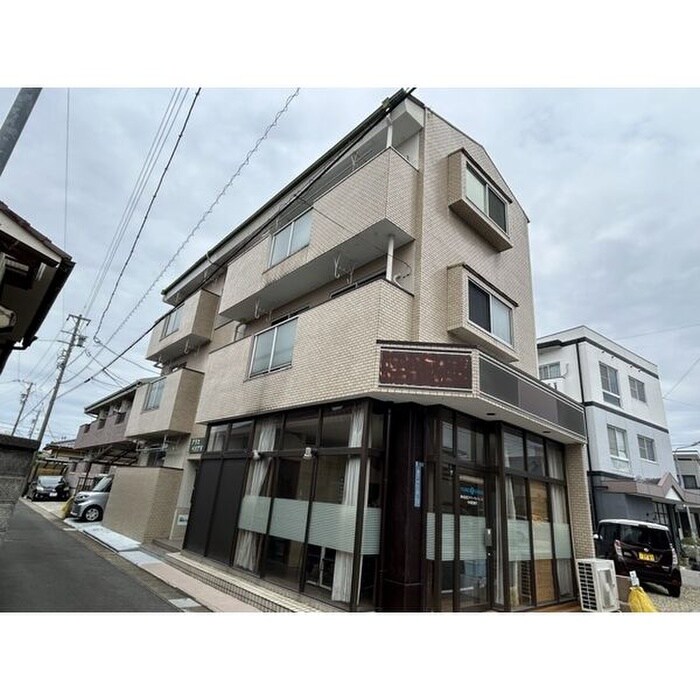 グラスペリアⅤの物件外観写真