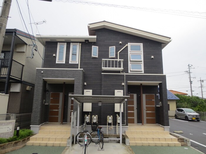 プラシード・YMの物件外観写真