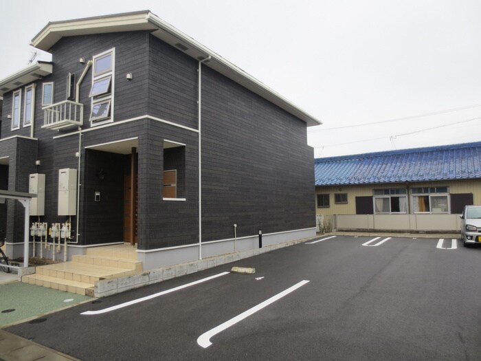 プラシード・YMの物件外観写真