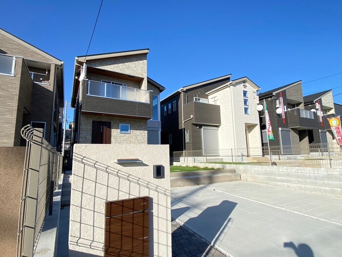 ﾘｰﾌﾞﾙﾌｧｲﾝ尾張旭市東本地ケ原町8の物件外観写真