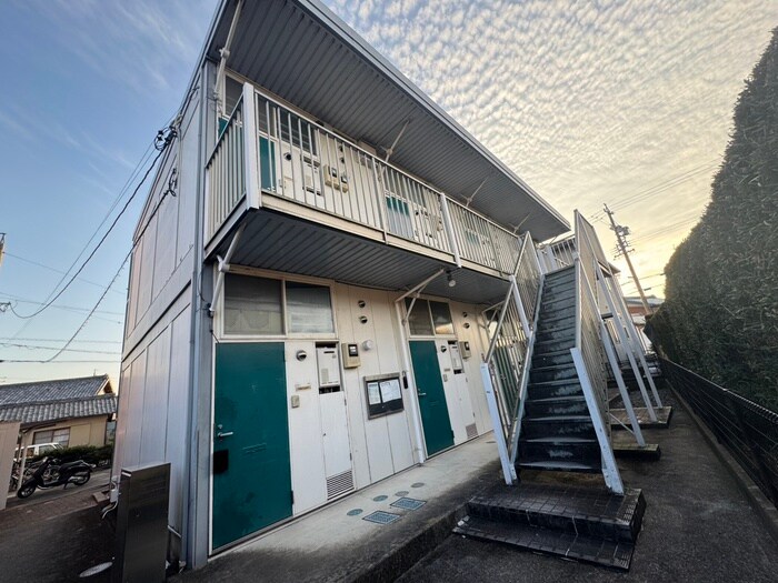 ウェルメイドⅢの物件外観写真