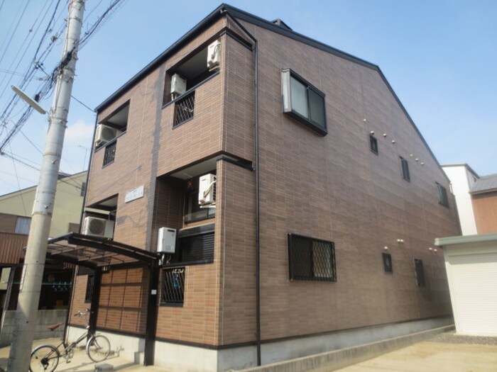 ファミールエスの物件外観写真