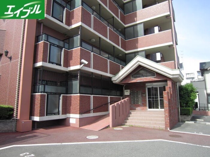 ファ－ニス白壁の物件外観写真