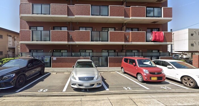 ファ－ニス白壁の物件外観写真