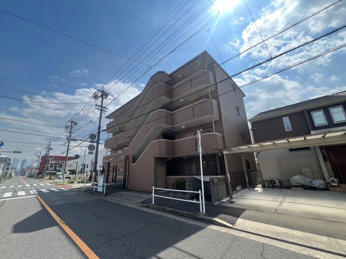 ハイツ草薙の物件外観写真