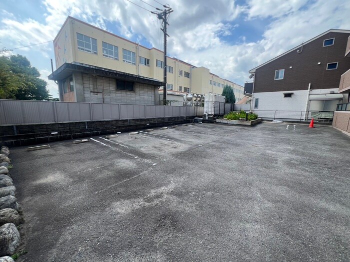 ハイツ草薙の物件外観写真