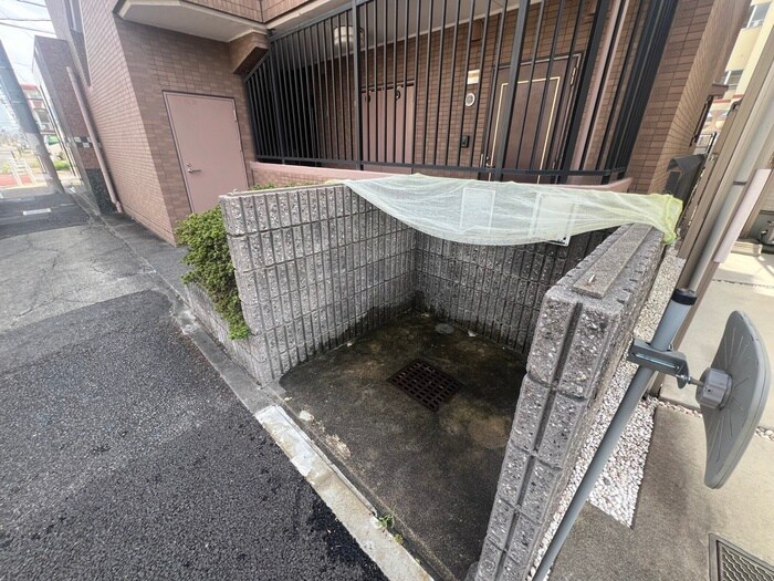 ハイツ草薙の物件外観写真