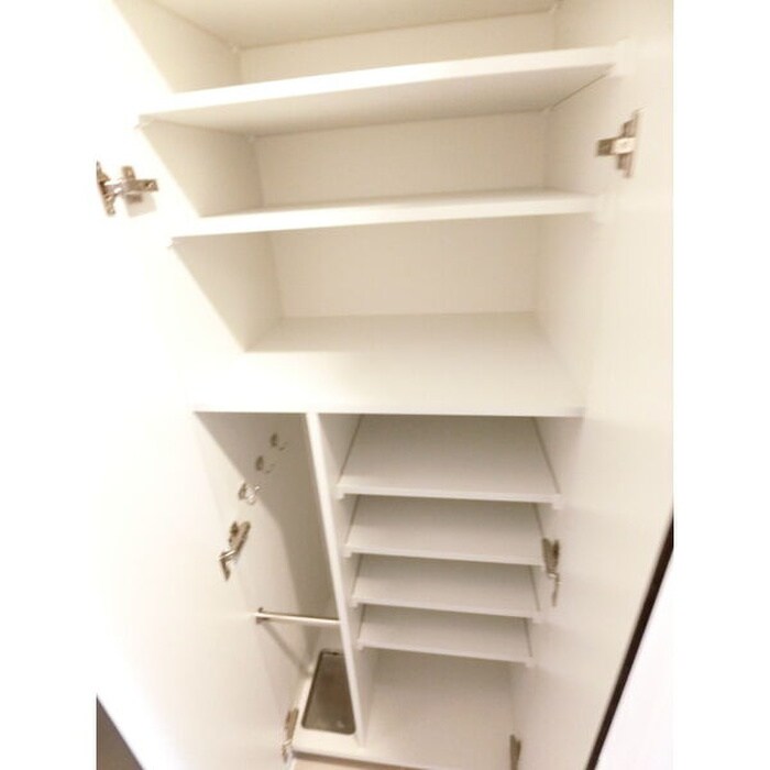 ディアレイシャス泉の物件内観写真