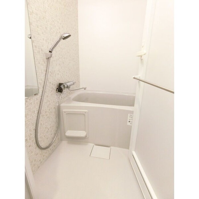 ディアレイシャス泉の物件内観写真