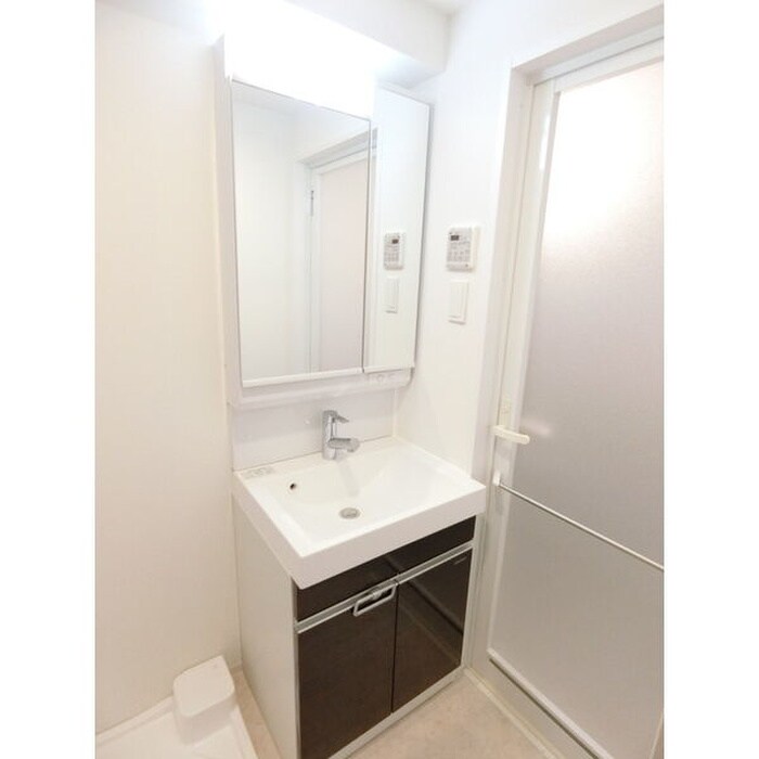 ディアレイシャス泉の物件内観写真