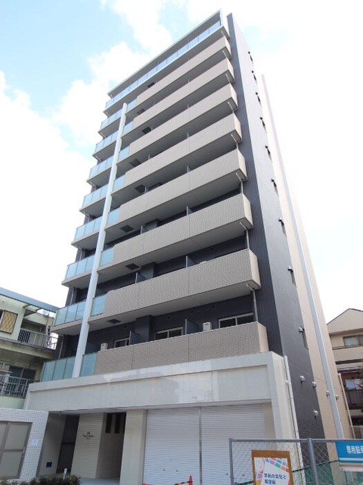 ロイヤルアンコールの物件外観写真