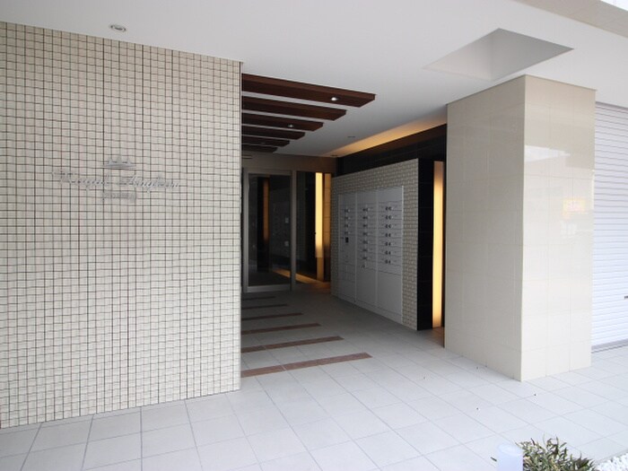 ロイヤルアンコールの物件外観写真