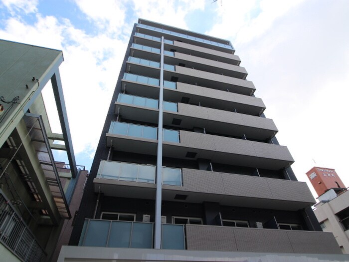 ロイヤルアンコールの物件外観写真