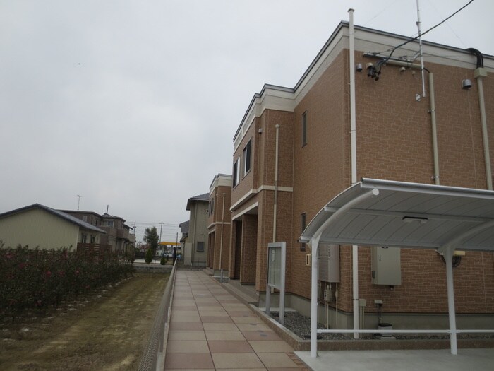 ルミエールウエストの物件外観写真