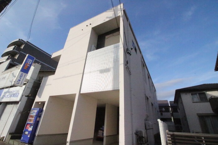 エメテラスの物件外観写真