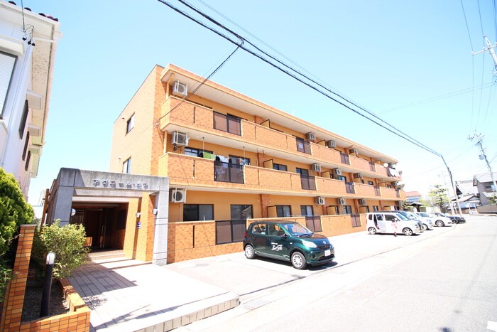 アヴニール・ヒラの物件外観写真