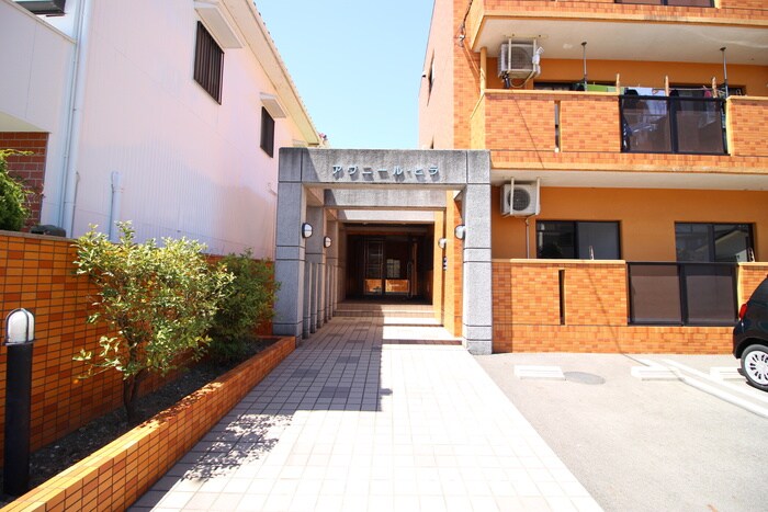 アヴニール・ヒラの物件外観写真