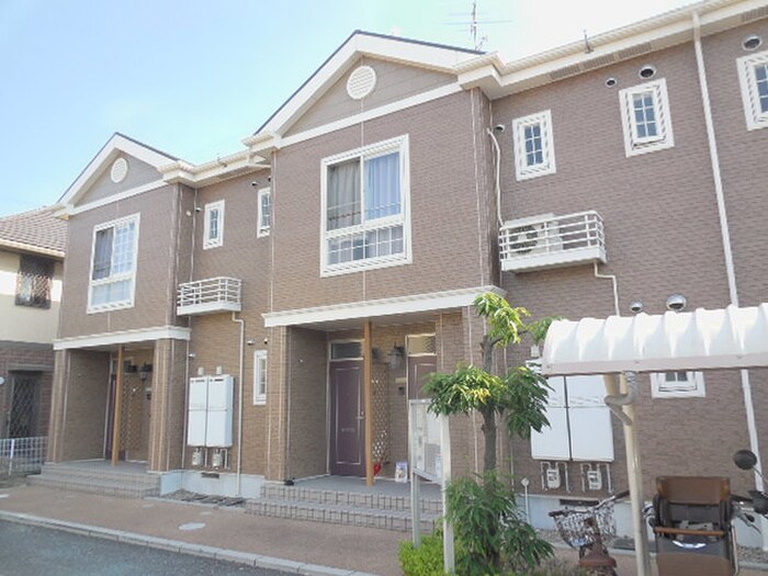 シャン・ド・フルールの物件外観写真