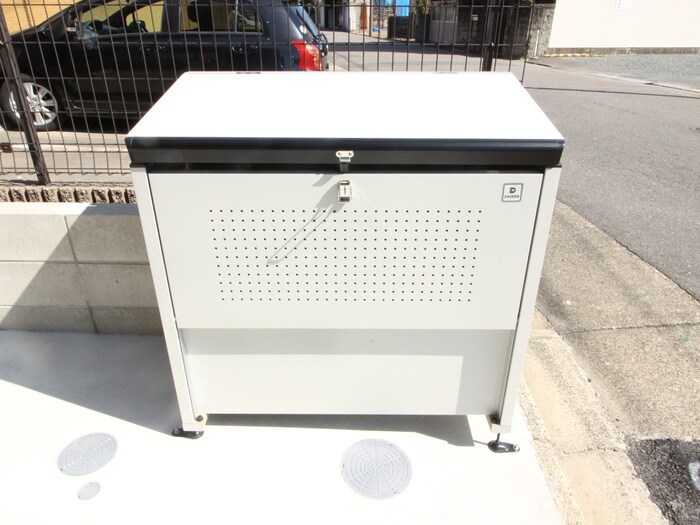 メゾンソレイユ名駅西の物件外観写真