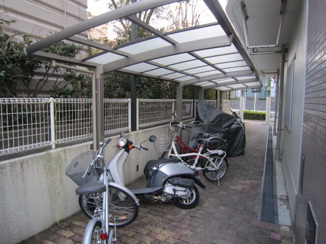 鴻ノ巣ヒルズビルの物件外観写真