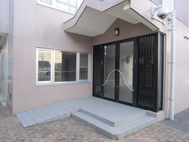 鴻ノ巣ヒルズビルの物件外観写真