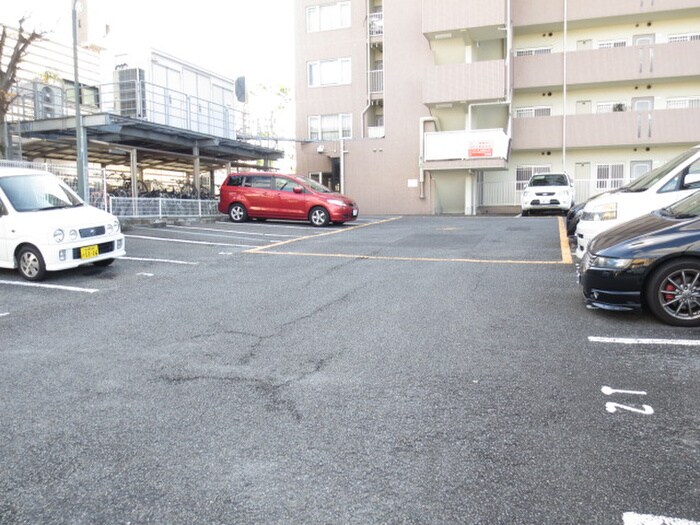 鴻ノ巣ヒルズビルの物件外観写真