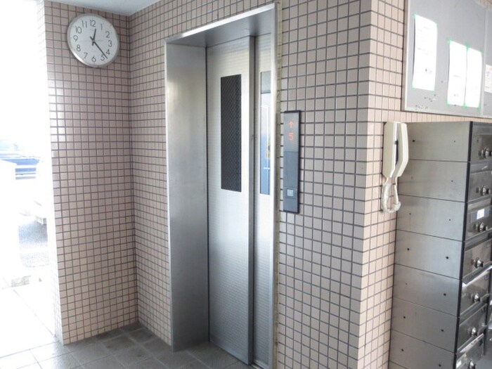 鴻ノ巣ヒルズビルの物件外観写真