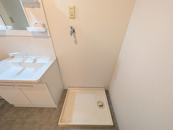 鴻ノ巣ヒルズビルの物件内観写真