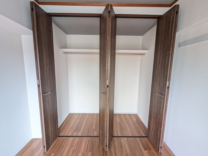 鴻ノ巣ヒルズビルの物件内観写真