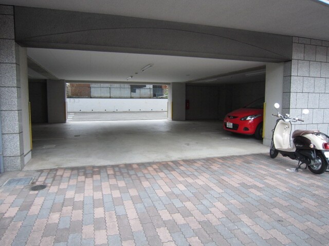 アヴィニ－ル№５の物件外観写真