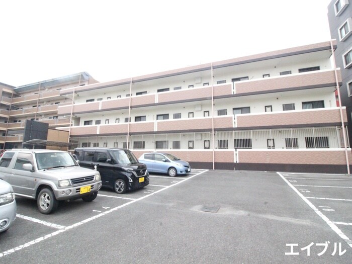 ドゥブラン上津の物件外観写真