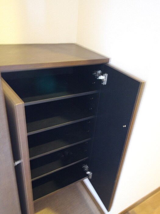 ＥＲＩＯＳ　ＣＯＵＲＴの物件内観写真