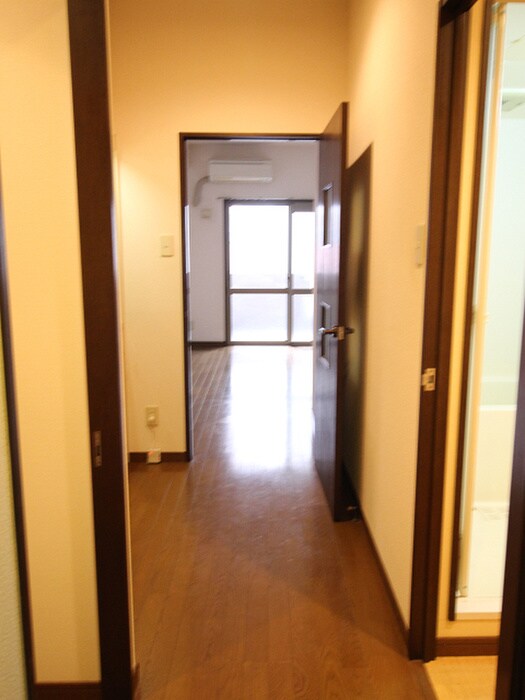 ＥＲＩＯＳ　ＣＯＵＲＴの物件内観写真