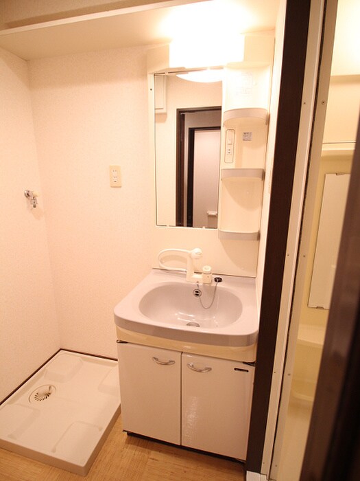 ＥＲＩＯＳ　ＣＯＵＲＴの物件内観写真