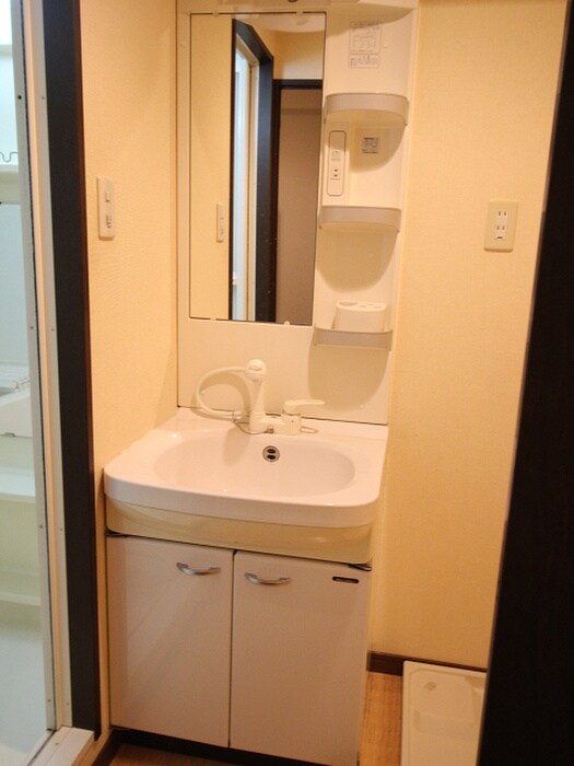 ＥＲＩＯＳ　ＣＯＵＲＴの物件内観写真