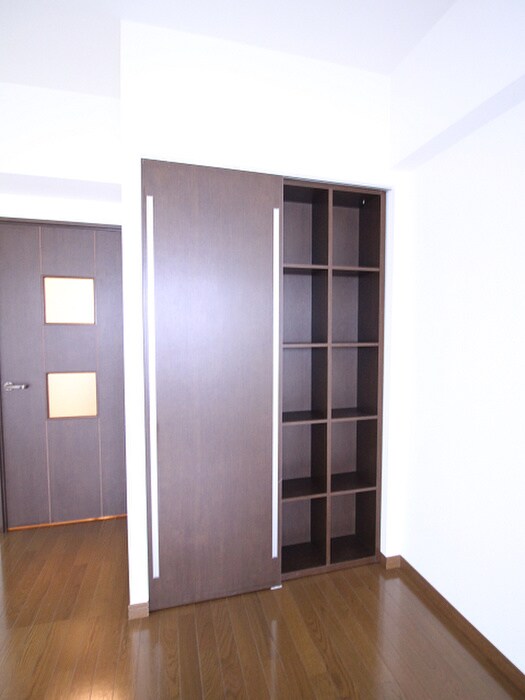 ＥＲＩＯＳ　ＣＯＵＲＴの物件内観写真