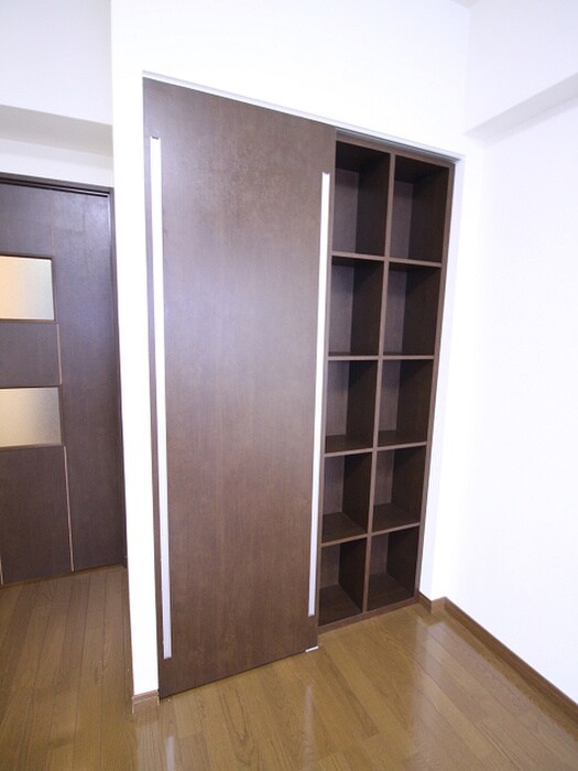 ＥＲＩＯＳ　ＣＯＵＲＴの物件内観写真