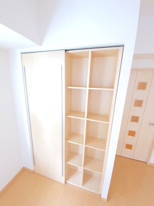 ＥＲＩＯＳ　ＣＯＵＲＴの物件内観写真